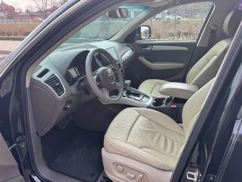 Продам audi q5 2009 год 3л дизель (238 л. с. ) пробег - 142 000 км кпп - робот автомобиль в отличном состоянии. двигатель работает ровно, без посторонних шумов, коробка переключает плавно, без пинков, ходовая часть на отлично, полностью перебрана. установлен хороший свет. есть все для комфортной езды и всё работает. светлый салон в отличном состоянии. юридически чиста без залогов и ограничений. находится в горловке цена - 1 350 000 рублей +79494372664 (тг) - фотография - 10