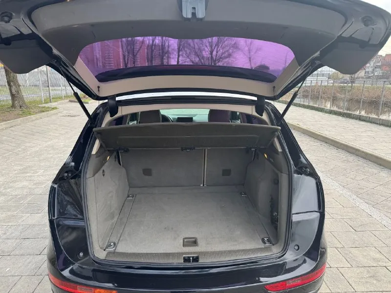 Продам audi q5 2009 год 3л дизель (238 л. с. ) пробег - 142 000 км кпп - робот автомобиль в отличном состоянии. двигатель работает ровно, без посторонних шумов, коробка переключает плавно, без пинков, ходовая часть на отлично, полностью перебрана. установлен хороший свет. есть все для комфортной езды и всё работает. светлый салон в отличном состоянии. юридически чиста без залогов и ограничений. находится в горловке цена - 1 350 000 рублей +79494372664 (тг) - фотография - 8