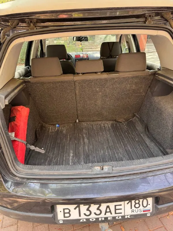 Volkswagen golf 5, гольф v 2005г, 1.6, механика, пробег 208 родной. автомобиль полностью обслужен технически, делать в ближайшее время ничего не надо. с машиной отдаю зимний и летний комплект резины. по кузову требуется работа. лобовое целое. 12 подушек безопасности. любые проверки приветствуются +79493827110 донецк цена 490 000(торг) - фотография - 9