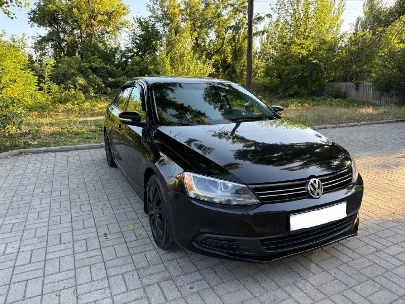 Срочно!!! volkswagen jetta vi, 2013, 1.8at 170 л. с. с пробегом 63359 мили (102000 км. ). кожаный салон. гаражное хранение. комплект зимней резины в подарок. пройдено то. цена 1100000 руб. без торга!!!тел. +79490409212. макеевка - фотография - 4