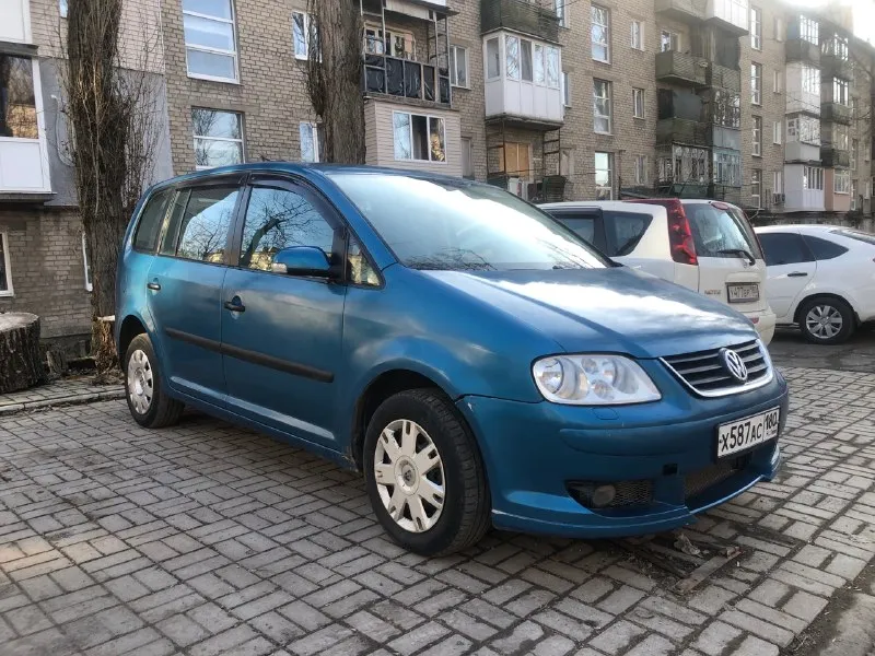 Продам volkswagen toran 1.6 fsi, мкпп,2003г. пробег 320км родной авто в хорошем состоянии каждый день езжу новый аккумулятор, все расходники поменял, цена 480тыс. г. донецк телефон +79493778405 📞 звоните: +7(949)3778405 - фотография - 5