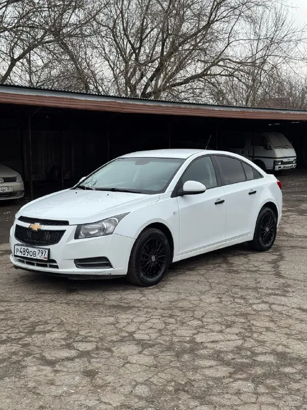 Chevrolet cruze 2012 1.6 мкпп цена: 695.000₽ + разумный торг реальному покупателю chevrolet круз - пробег 140.000 км (родной) - 2 ключа - мотор коробка в отличном состоянии нареканий нет, не дымит не троит, делать ничего не нужно сел и поехал - салон как новый, чистый ухоженный - зимняя резина - комплектация 2 эл. стеклоподъемника, подогрев сидений, подогрев заднего стекла, эл. регулировка зеркал, стоит хороший свет - печка, кондиционер все работает - документы кристально чистые, без штрафов, запретов и т. д переоформление без проблем могу присутствовать в мрэо осмотр макеевка тел: +79490976176 📞 звоните: +7(949)0976176 - фотография - 4