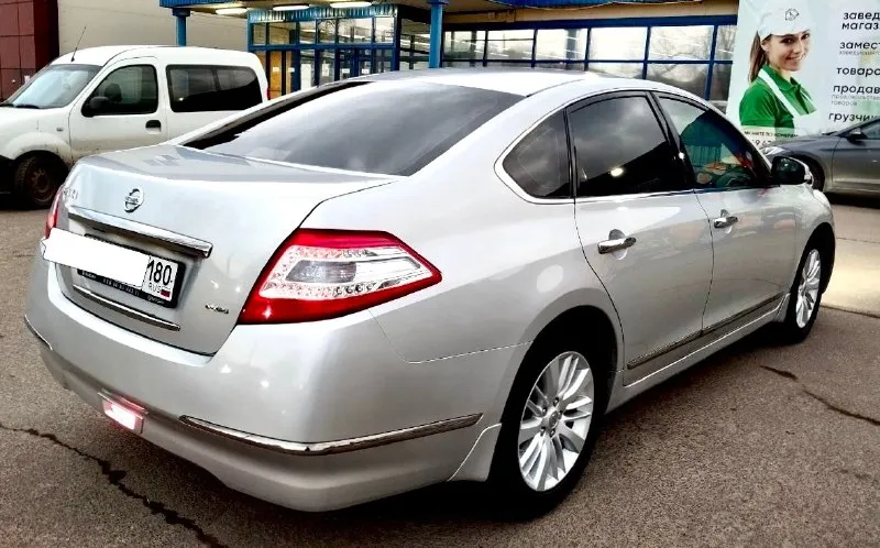 Предлагаю к вашему вниманию nissan tiana 2.5at бенз. 2011 fwd. автомобиль в отличном состоянии. работает идеально без посторонних звуков. коробка переключает плавно без тычков и пинков. пробег 172.000. пред максимальная комплектация есть все кроме панарамы: start/stop, кожаные сидение, подогревы сидений, камера заднего вида, датчик дождя, датчик света и многое другое. любые проверки на вашем сто. цена 1,080🍋 торг. 📞+7(949)-382-12-60 +7 949 658-98-63 📞. 📞 звоните: +7(949)3821260 - фотография - 6
