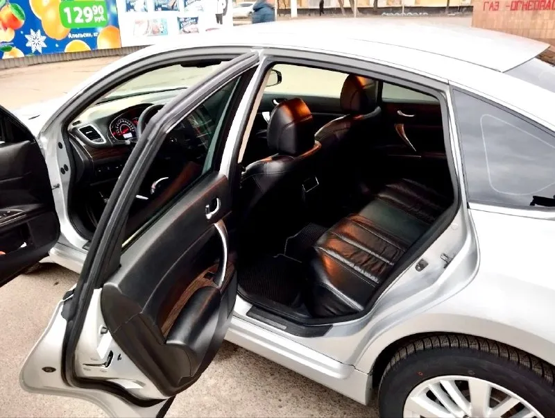 Предлагаю к вашему вниманию nissan tiana 2.5at бенз. 2011 fwd. автомобиль в отличном состоянии. работает идеально без посторонних звуков. коробка переключает плавно без тычков и пинков. пробег 172.000. пред максимальная комплектация есть все кроме панарамы: start/stop, кожаные сидение, подогревы сидений, камера заднего вида, датчик дождя, датчик света и многое другое. любые проверки на вашем сто. цена 1,080🍋 торг. 📞+7(949)-382-12-60 +7 949 658-98-63 📞. 📞 звоните: +7(949)3821260 - фотография - 9