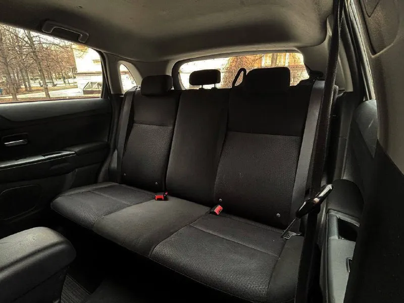 Mitsubishi asx рейсталенг год выпуска:2013 объём :1.6.v16 кпп механическая родной пробег:134.000км один собственник цена 1010.000 руб авто в родном окрасе, без дтп максимально комфортабельный и вместительный салон! история автомобиля прозрачна и чиста куплена для себя и обслуживалась всегда у официального дилера технически авто без вложений недавно проведено полное т. о автомобиль обслуживался всегда по регламенту, готов на любые проверки! комплектация: бортовой компьютер, подогрев сидений,4 стеклоподъемника, кондиционер, электро зеркала, противотуманные фары, подогрев стекл, электро зеркала, камера заднего вида, abs, esp, aux, bluetooth, так же много прочего для комфортного вождения! по документам авто кристально чистый я собственник, автомобиль на 180 регионе, тех осмотр пройден, страховка есть, любой вид оформления! цена 1010.000 руб +7(949)-126-88-71 г. донецк - фотография - 7