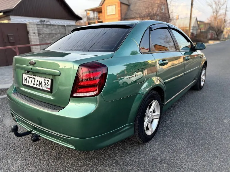 Продам шевроле лачетти. год - 2007 обьем- 1,4л авто в превосходном состоянии, собирает взгляды! работа двигателя идеальная, работает ровно, масло не расходует! коробка переключает мягко! ходовая часть на отлично! дно целое не гнилое, проги новые! резина зима новая + второй комплект лето отъездил 1 сезон! установлен дорогой планшет, камера заднего вида, саб и усилитель, музыка играет отлично) установлен хороший свет! салон в отличном состоянии. документы в полном порядке! осмотр г. мариуполь цена - 520 тысяч рублей. тел. +79494970042 - фотография - 4