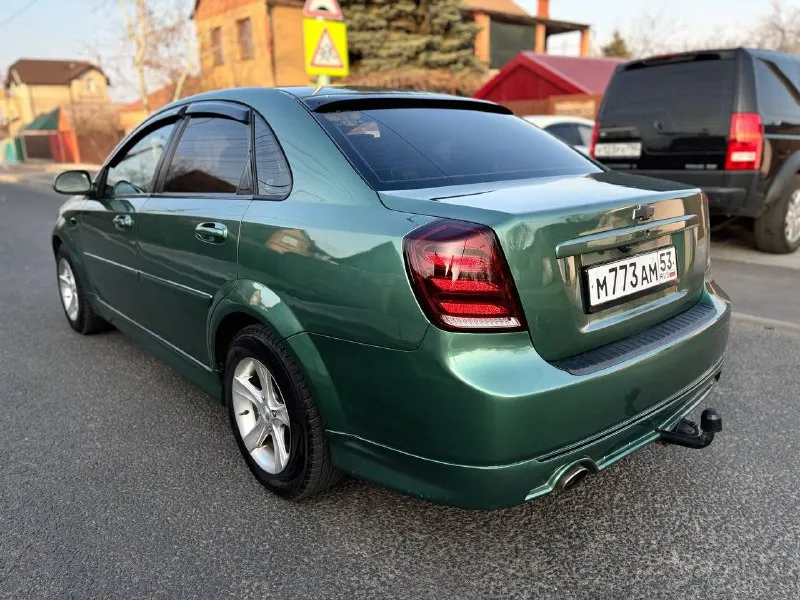 Продам шевроле лачетти. год - 2007 обьем- 1,4л авто в превосходном состоянии, собирает взгляды! работа двигателя идеальная, работает ровно, масло не расходует! коробка переключает мягко! ходовая часть на отлично! дно целое не гнилое, проги новые! резина зима новая + второй комплект лето отъездил 1 сезон! установлен дорогой планшет, камера заднего вида, саб и усилитель, музыка играет отлично) установлен хороший свет! салон в отличном состоянии. документы в полном порядке! осмотр г. мариуполь цена - 520 тысяч рублей. тел. +79494970042 - фотография - 5