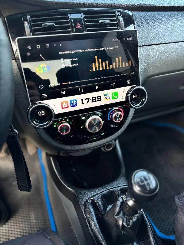 Продам шевроле лачетти. год - 2007 обьем- 1,4л авто в превосходном состоянии, собирает взгляды! работа двигателя идеальная, работает ровно, масло не расходует! коробка переключает мягко! ходовая часть на отлично! дно целое не гнилое, проги новые! резина зима новая + второй комплект лето отъездил 1 сезон! установлен дорогой планшет, камера заднего вида, саб и усилитель, музыка играет отлично) установлен хороший свет! салон в отличном состоянии. документы в полном порядке! осмотр г. мариуполь цена - 520 тысяч рублей. тел. +79494970042 - фотография - 8