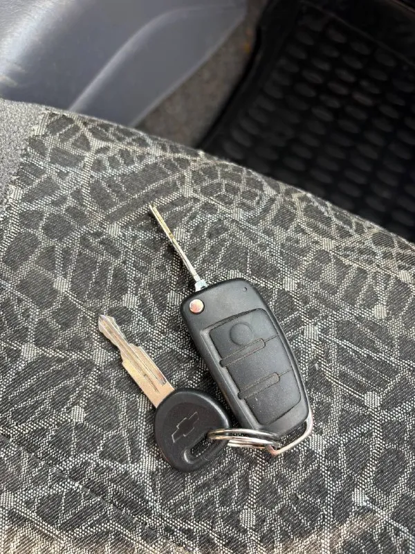 Продается настоящий автомобиль кузов в отличном состоянии. chevrolet lanos 1.5 sx 2008 год максимальная комплектация кондиционер + гур по электрике все функции работают, кондер работает!!!🥶 печка жарит🔥 мотор, коробка, ходовка в идеале за последний период времени было сделано большое то, поменяны все жидкости, фильтра, масла. стоит новая зимняя резина, новая запаска. пробег 229000 км центральный замок + ключ с кнопками в подарок отдам очень хороший регистратор (стоит 15000). по документам все ровно, рф учет! тачка реально пушка сел поехал!!! забудете как открывать капот! цена 270₽ + хороший торг +79493897964 (звонки/тг) @vladislavvlkav тг - фотография - 7