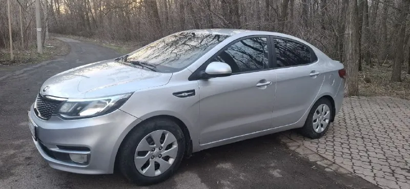 Продам: 🚘марка: kia rio iii 📅год: 2015 (г. донецк) 📌коробка: механическая 📌объем: 1.4 расход по трассе 5.2л. /100км ❗пробег: 168 000 км 📌цена: 987 000₽ 🔥комплектация: ✅подогревы сидений, руля, ✅кондиционер ✅электрорегулировка зеркал ✅abs ✅usb магнитола ✅противотуманные фары 📞 телефон: +79494377074 📞 звоните: +7(949)4377074 - фотография - 3