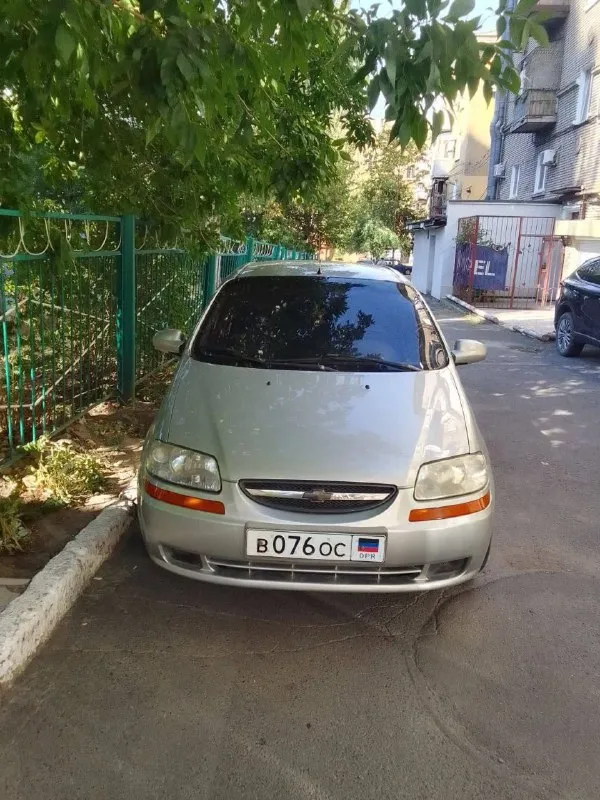 Продам chevrolet aveo 2004 года выпуска 1.5 ( бензин-газ) пробег 280000км кпп : механика машина в отличном состоянии✅ продажа от собственника салон кожаный цена 250.000₽ 💵 ( торг уместен) осмотр г донецк все вопросы только по телефону📲 +79495092964 +79493448353 📞 звоните: +7(949)5092964 - фотография - 3