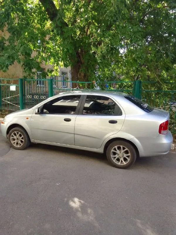 Продам chevrolet aveo 2004 года выпуска 1.5 ( бензин-газ) пробег 280000км кпп : механика машина в отличном состоянии✅ продажа от собственника салон кожаный цена 250.000₽ 💵 ( торг уместен) осмотр г донецк все вопросы только по телефону📲 +79495092964 +79493448353 📞 звоните: +7(949)5092964 - фотография - 4