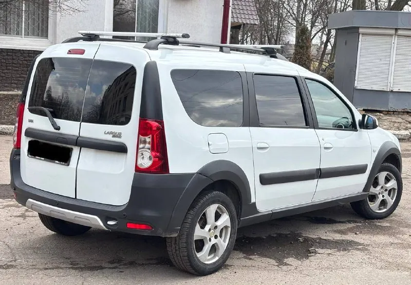 ✅продам✅ lada largus cross. 1.6 16v (106л. с) 2019г. в. 1 хозяин зеленая автотека. хорошая комплектация. автомобиль в отличном состоянии! не требует никаких вложений! кузов соответствует фоткам! абсолютно без нюансов! все герметики и швы родные! остекление оригинальное! двигатель кпп ходовая часть на 5/5! по автомобилю нету никаких нареканий! авто завел-сел-и-поехал! хорошая омплектация: кондиционер, abs, esp, подогрев сидений, 4эл. стеклоподъемника, электра усилитель руля, эл. регулировка зеркал, сервестные книжки, 2 ключа. по документам все чисто! переоформление без проблем! цена 910.000т/р торг уместен! тел: +7 (949) 636-85-00. - фотография - 3