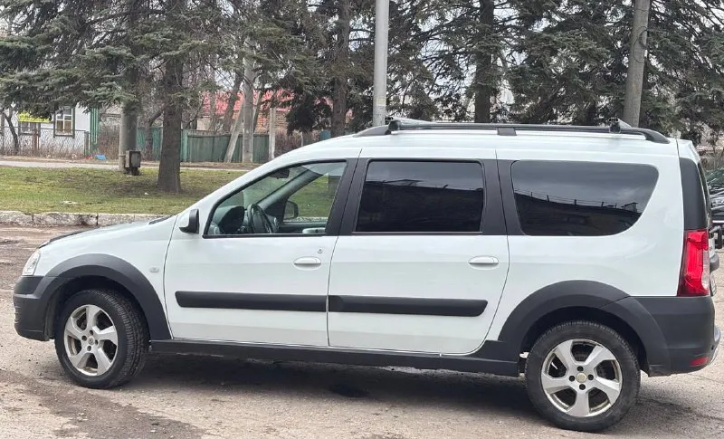 ✅продам✅ lada largus cross. 1.6 16v (106л. с) 2019г. в. 1 хозяин зеленая автотека. хорошая комплектация. автомобиль в отличном состоянии! не требует никаких вложений! кузов соответствует фоткам! абсолютно без нюансов! все герметики и швы родные! остекление оригинальное! двигатель кпп ходовая часть на 5/5! по автомобилю нету никаких нареканий! авто завел-сел-и-поехал! хорошая омплектация: кондиционер, abs, esp, подогрев сидений, 4эл. стеклоподъемника, электра усилитель руля, эл. регулировка зеркал, сервестные книжки, 2 ключа. по документам все чисто! переоформление без проблем! цена 910.000т/р торг уместен! тел: +7 (949) 636-85-00. - фотография - 5