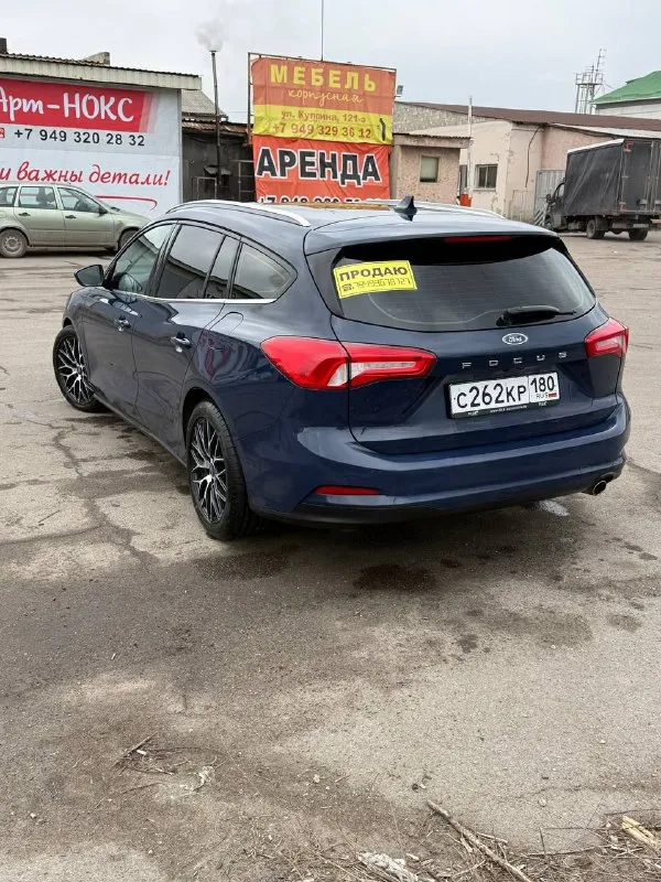 Продажа ford focus iv, 2019 г. в. , автомат, 1.5 tdci, дизель, 194.000 км пробег, из германии. универсал, передний привод, расход 4,5 л. 2 ключа. 2 комплекта колес! без adblue!!! 8-акпп - aisin! доступ и заводка без ключа, навигация, android, carplay, раздельный круиз-контроль, датчик мертвых зон, предупреждение столкновения, помехи сбоку, ограничитель скорости, датчик удержания полосы, парктроники перед/зад, датчики света и дождя, и другие полезные функции. в багажнике запаска и домкрат! новый аккумулятор, после обслуживания. цена: 1.470.000 руб. звоните: +7(949)3678727 - фотография - 5