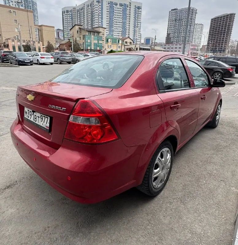 Продаю chevrolet aveo 2006 г 1,4 ат хорошая комплектация, климат контроль, центральный замок, мультик руль, 4 стеклоподъемники, электрорегулировка зеркал, мультимедиа с камерой заднего вида, видеорегистратор, комплект летней резины на штампах куплена в конце прошлого сезона, стёкла все заводские включая лобовое, новое масло с фильтрами, так же поменял передние диски с колодками, машина в отличном состоянии для своих лет. цена 550 номер для связи +79494513684 +79895560737 📞 звоните: +7(949)4513684 - фотография - 2