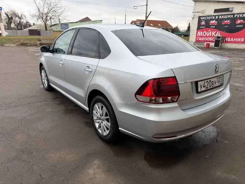 Продам volkswagen polo sedan. год:2018. оригинальный пробег- 155000. не такси, не каршеринг. состояние идеальное. двигатель:1.6. коробка: ат aisin. в родном окрасе, с родным остеклением. комплектация: полный электро стекло пакет, электро регулировка зеркал, электроскладывание зеркал, подогрев зеркал. климат контроль. комплект летней резины. автомобиль полностью обслужен и готов на любые ваши проверки. салон не затертый! обмен не интересует! цена:1.290.000 📞 +79493302655 📞 звоните: +7(949)3302655 - фотография - 6