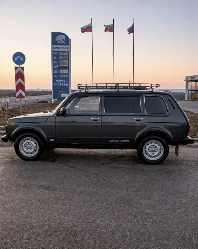 Ваз niva 4*4 2013 1.7 мкпп 82 л. с. 🔥родной пробег 95 тыс. км фактически второй собственник (третий в птс) 🔥машина без дтп кузов без дыр, без коррозии. днище целое. видео отправлю по запросу. технически вся исправна. ремонта не требует. за машину не стыдно. установлена магнитола и колонки на все вопросы подробно отвечу по телефону харцызск 540 тыс. руб, торг у капота +79495016842 📞 звоните: +7(949)5016842 - фотография - 5