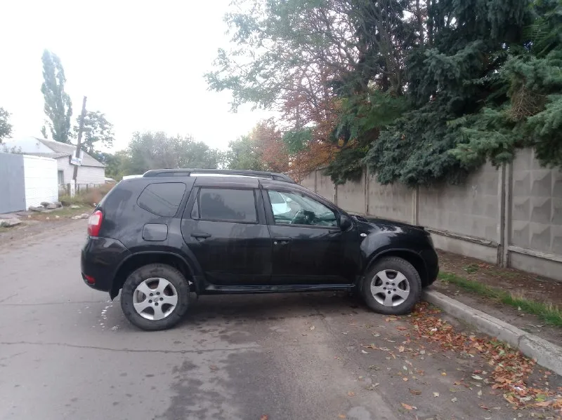 Nissan террано он же renault дастер кузов двигатель 2014 года пробег 160 000км. кондиционер, двигатель 2.0, бензин, в отличном состоянии. новые передние стойки, опоры подшипников, шаровые, поменяны масла в двигателе и и др. г. луганск. цена 860 000, + я хозяин по птс. зимняя резина. +79591591730 📞 звоните: +7(959)1591730 - фотография - 3