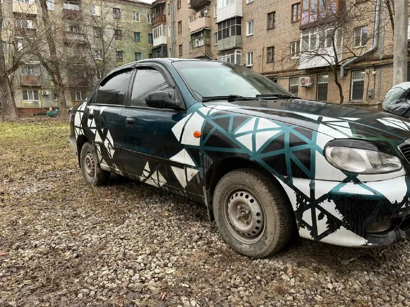 Продам daewoo ланос, 2003 года двигатель 1,5 бензин/газ (евро 2) два комплекта резины, летняя на тит... - фотография