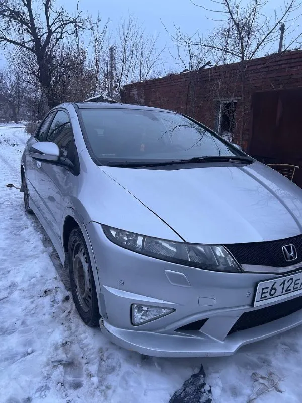 🟢🟢🟢 срочная продажа 🟢🟢🟢 🚗 honda civic 5d 2007 года, рестайлинг от завода. панорамная крыша. надежный и экономичный хэтчбек с пробегом 240 тыс. км. авто находится в хорошем техническом состоянии. двигатель 1.799 л. ​🚗хорошая комплектация:климат и круиз -контроли, подогрев сидений, датчики света и дождя. все системы работают исправно. ​🚗по кузову состояние нормальное, соответствует возрасту, есть небольшие дефекты (вышлю в лс). по ходовой части все ровно. машина полностью на ходу и прослужит еще очень долго. 🚗в салоне не курили, все расходники менялись во время, каждые 5000 км 💳 цена 800 тыс. руб донецк +79495049597 анна 📞 звоните: +7(949)5049597 - фотография - 4