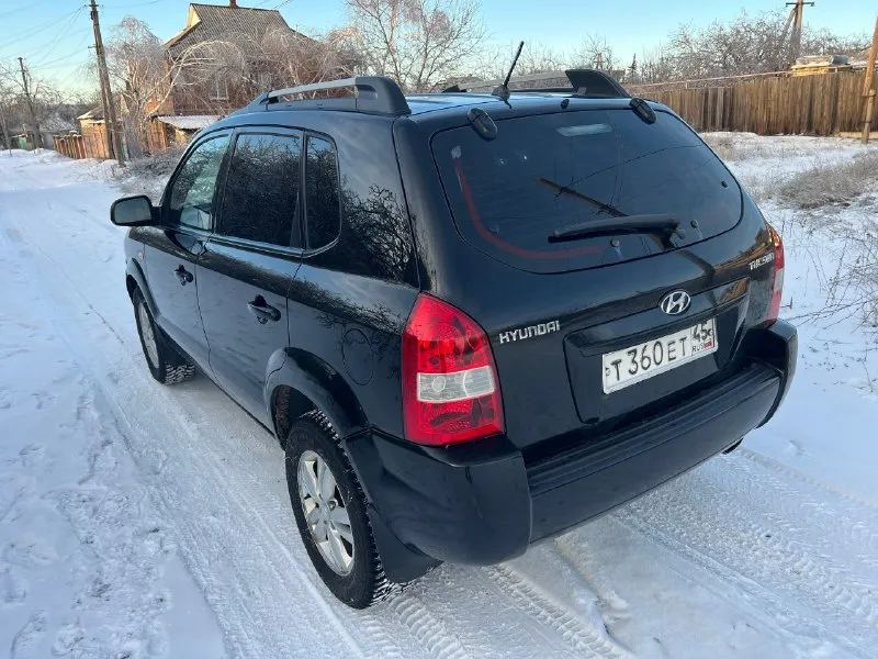 Продам hyundai туксон hyundai tucson цена-780.000р. тех осмотр пройден! 2.0 бензин. кпп-механика. пробег-186.000км. один владелец. год выпуска-2008. осмотр г. красный луч. подогрев стекла, зеркал, сидений, конденционер, гур, 4 электро стеклоподъемника, электро регулировка зеркал, подушки безопасности, чистый салон. +7 959 216 17 62 📞 звоните: +7(959)2161762 - фотография - 10