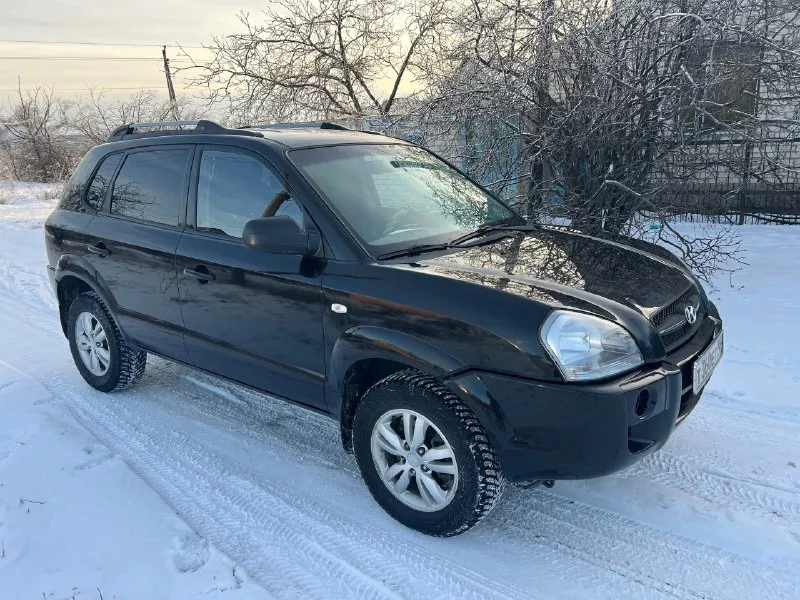 Продам hyundai туксон hyundai tucson цена-780.000р. тех осмотр пройден! 2.0 бензин. кпп-механика. пробег-186.000км. один владелец. год выпуска-2008. осмотр г. красный луч. подогрев стекла, зеркал, сидений, конденционер, гур, 4 электро стеклоподъемника, электро регулировка зеркал, подушки безопасности, чистый салон. +7 959 216 17 62 📞 звоните: +7(959)2161762 - фотография - 2