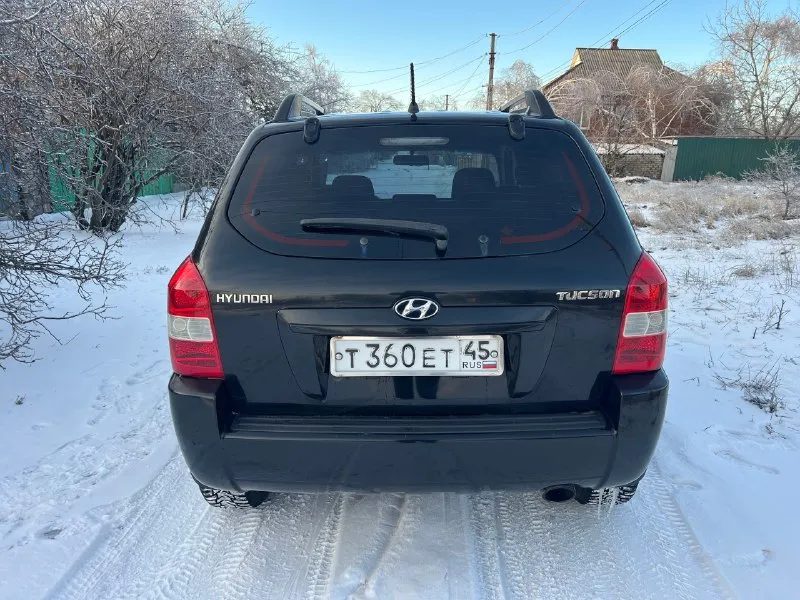 Продам hyundai туксон hyundai tucson цена-780.000р. тех осмотр пройден! 2.0 бензин. кпп-механика. пробег-186.000км. один владелец. год выпуска-2008. осмотр г. красный луч. подогрев стекла, зеркал, сидений, конденционер, гур, 4 электро стеклоподъемника, электро регулировка зеркал, подушки безопасности, чистый салон. +7 959 216 17 62 📞 звоните: +7(959)2161762 - фотография - 9