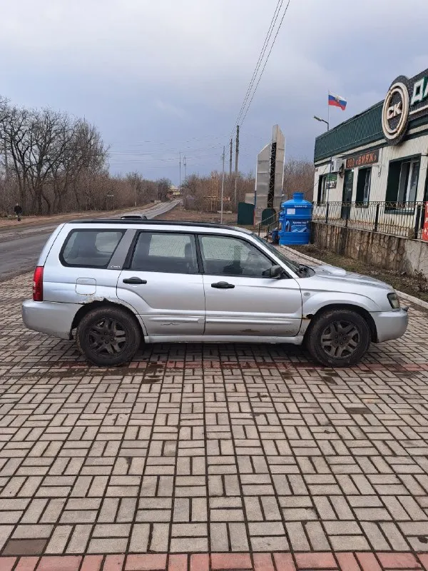 Продам субару форестер sg5, 2003 год. я собственник. 2.0 турбо, нормально, зимний и спорт режим). круизконтроль, электростеклоподъемники, климатконтроль, кожаный салон, панорама(не течёт) требуется замена передних крыльев, порогов и задних арок. в придачу донор. донор sg9: мотор 2,5 атмосферник(разобран, лежит в багажнике), кузов в нормальном состоянии, арки можно вырезать с него, крылья так же в хорошем состоянии. цена 600000 торг. +79493585602 📞 звоните: +7(949)3585602 - фотография - 3