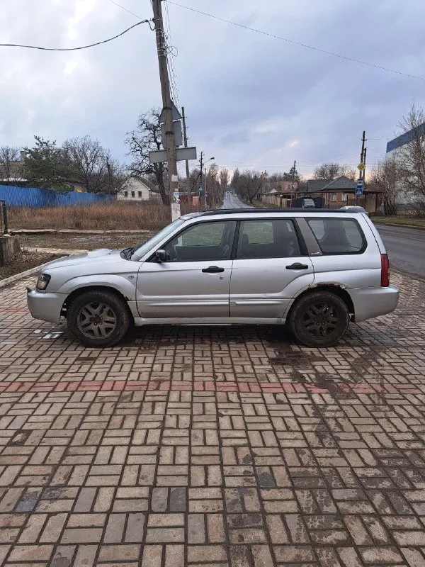 Продам субару форестер sg5, 2003 год. я собственник. 2.0 турбо, нормально, зимний и спорт режим). круизконтроль, электростеклоподъемники, климатконтроль, кожаный салон, панорама(не течёт) требуется замена передних крыльев, порогов и задних арок. в придачу донор. донор sg9: мотор 2,5 атмосферник(разобран, лежит в багажнике), кузов в нормальном состоянии, арки можно вырезать с него, крылья так же в хорошем состоянии. цена 600000 торг. +79493585602 📞 звоните: +7(949)3585602 - фотография - 4