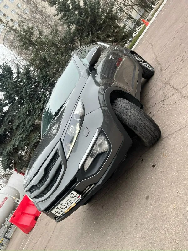 Продам kia sportage 3 (sl) 2.0 акпп, awd цена: 1 390 000 руб. год: 2010 двигатель: 2.0 бензин 150 л. с. пробег: 170 000 км автомобиль в хорошем состоянии, максимальная комплектация, автомобиль полностью в родном окрасе! мотор работает без посторонних шумов. оригинальный пробег, зеленая автотека, отправлю по запросу. полная комплектация: панорамная крыша, полный привод, кожаный салон, бесключевой доступ, круиз контроль, двух зонный климат контроль, подогревы передних и задних сидений, парктроники, aux, usb, bluetooth, 2 ключа, сигнализация с дистанционным запуском, камера заднего вида, заводская музыка с оригинальным сабом! новые передние тормозные диски, колодки, новые колодки ручника, новые пружины передние! автомобиль срочных вложений не требует! г. донецк +79493670528 📞 звоните: +7(949)3670528 - фотография - 4