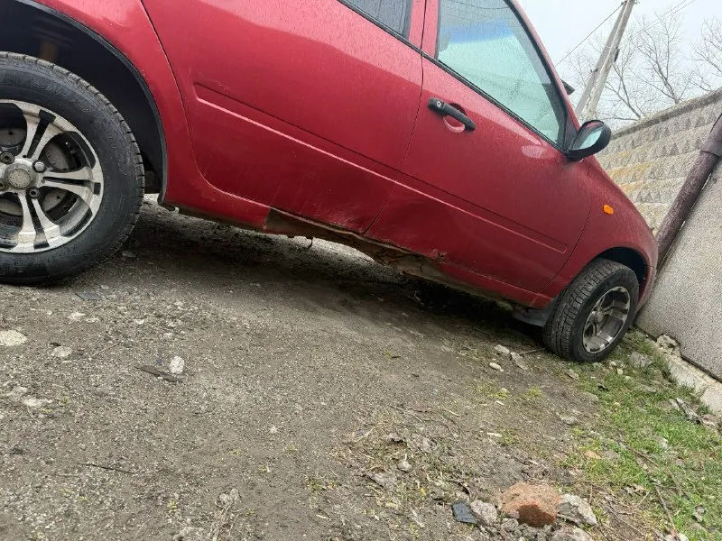 Продам ваз калина 🚗 2006 год. газ 💨 бензин⛽ родной пробег 210.000 км. мотор без нареканий, масло не ест. коробка без нареканий, все передачи переключаются без хрустов. есть над чем поработать. машина находу. цена 100.000 ₽ г. донецк +79490581008 📞 звоните: +7(949)0581008 - фотография - 4