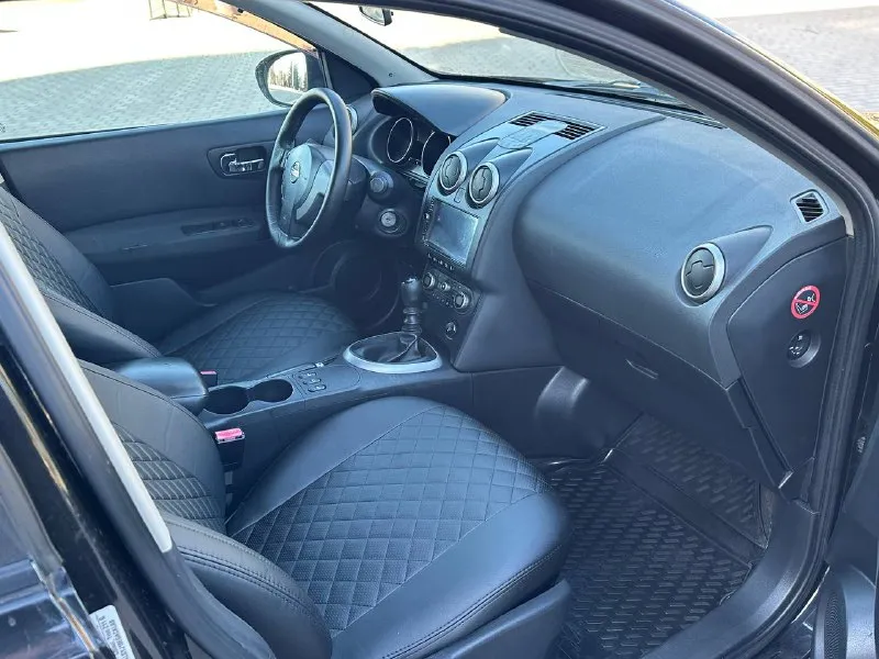 Продам nissan qashqai 2.0 бензин передний привод год выпуска 2008 коробка механика пробег 191000 тысячи в идеальном состоянии без рыжиков без дтп все стекла родные по двигателю вся идеальная не троит не дымит масло не кушает коробка работает идеально не хрустит не выбивает всё скорости работают идеально подвеска вся обслужена ничего не стучит не гремит салон чистый ухоженный два ключа по комплектации имеется климат контроль работает бортовой компьютер подогрев сидений подогрев зеркал 4 стеклоподъемник и многое другое цена 780 000 +79494581808 📞 звоните: +7(949)4581808 - фотография - 8