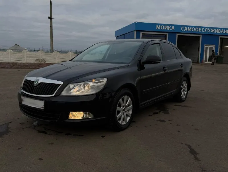 Skoda octavia a5 рестайлинг год: 2011 двигатель: 1.8 турбо коробка: автоматическая dsg тип кузова: лифтбэк автомобиль в отличном состоянии, в правильном черном цвете. сделано то, стоит stage 1, едет очень бодро. коробка работает в штатном режиме. ходовая часть обслужена. по кузову есть жизненные моменты. комплектация: 2-х зонный климат-контроль, круиз-контроль, датчик света, датчик дождя, 3-х ступенчатые подогревы сидений, хорошая музыка, 4 эсп. цена 700.000руб, реальному покупателю торг. г. шахтерск +79494431522 +79518398877 - фотография - 3