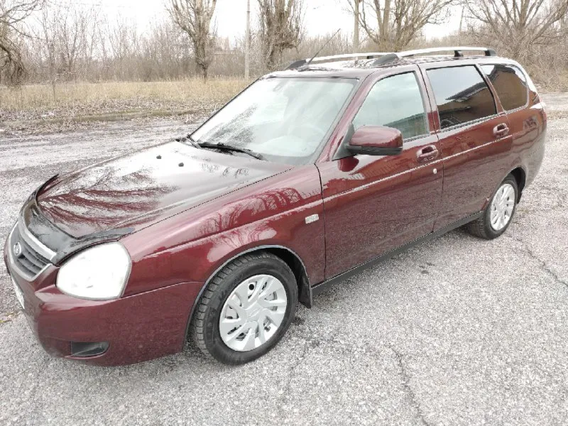 Приора 2013 год в хорошем состоянии без вложений, по кузову без гнили и дтп все герметики родные, дно стаканы пороги целые, мотор 126 1.6.16клапаный без нареканий бодрый масло не берёт без посторонних звуков, кпп роботает чётко без хрустов, ходовая часть в порядке все расходники заменены, электроника работает без нареканий, богатая комплектация, 4 стеклоподъёмники блок дверей настройка электро зеркал датчик света и дождя подогрев лобового и боковых зеркал и сидений, электро педаль газа парктроник абс подушки безопасности приборка с навигацией корректор фар кондиционер сигнализация центральный замок музыка, 2 комплекта резины зима лето, автотека зелёная я собственник, более подробно рассказать про авто звоните разумный торг уместен. +79490434532миранда феникс+79494591804 телеграм вацап +79614115504можно тоже звонить. цена 600 📲 tg: леон 📞 звоните: +7(949)0434532 - фотография - 3