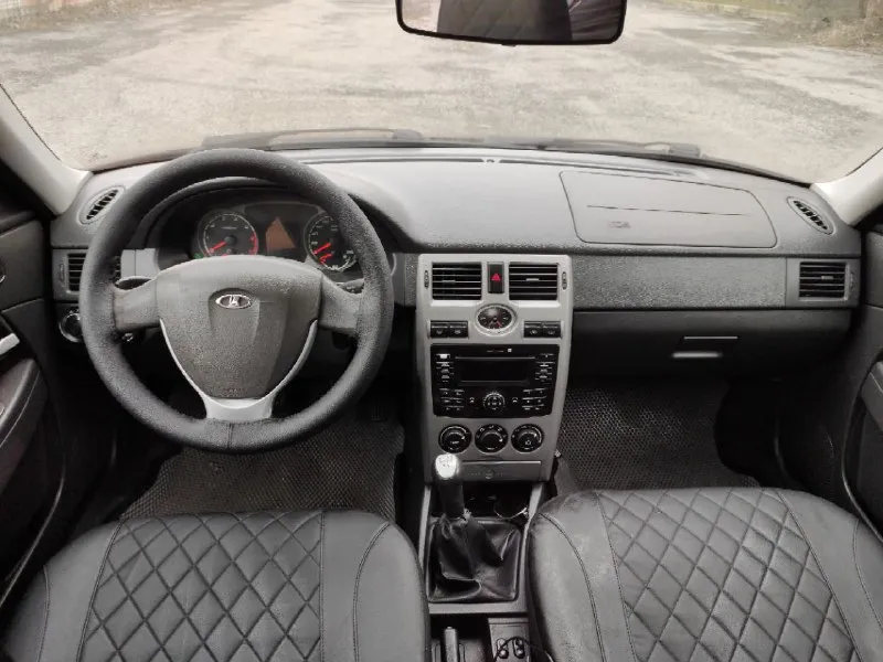 Приора 2013 год в хорошем состоянии без вложений, по кузову без гнили и дтп все герметики родные, дно стаканы пороги целые, мотор 126 1.6.16клапаный без нареканий бодрый масло не берёт без посторонних звуков, кпп роботает чётко без хрустов, ходовая часть в порядке все расходники заменены, электроника работает без нареканий, богатая комплектация, 4 стеклоподъёмники блок дверей настройка электро зеркал датчик света и дождя подогрев лобового и боковых зеркал и сидений, электро педаль газа парктроник абс подушки безопасности приборка с навигацией корректор фар кондиционер сигнализация центральный замок музыка, 2 комплекта резины зима лето, автотека зелёная я собственник, более подробно рассказать про авто звоните разумный торг уместен. +79490434532миранда феникс+79494591804 телеграм вацап +79614115504можно тоже звонить. цена 600 📲 tg: леон 📞 звоните: +7(949)0434532 - фотография - 8