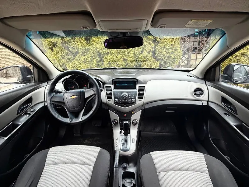 Продам chevrolet cruze 2012 года выпуска автомобиль на бензиновом двигателе объемом 1.6, никаких нареканий нет, коробка обычный автомат работает как должен, не пинает не тянет передачи все с ним хорошо! автомобиль юридический чисты возможен обмен и продажа в кредит! осмотр донецк цена: 730.000₽, торг реальному покупателю! ☎️ +7 (949) 628-72-17 📞 звоните: +7(949)6287217 - фотография - 10