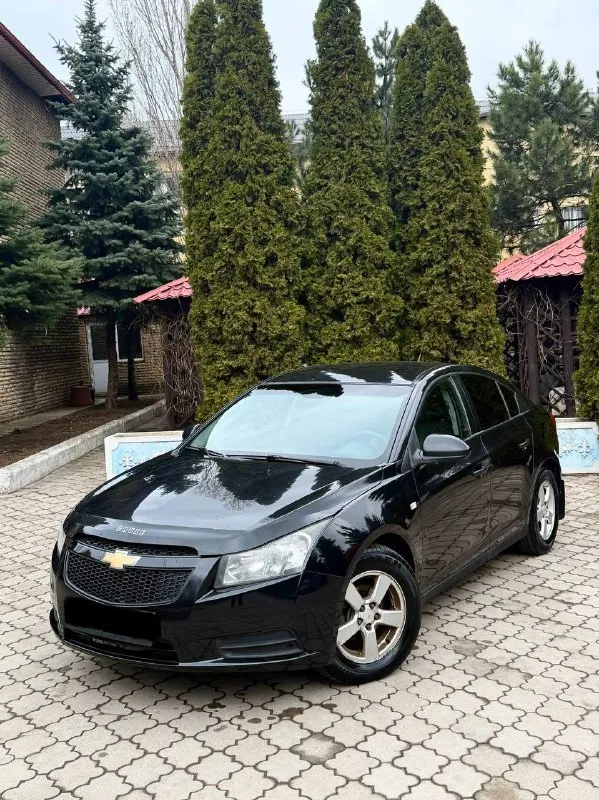 Продам chevrolet cruze 2012 года выпуска автомобиль на бензиновом двигателе объемом 1.6, никаких нареканий нет, коробка обычный автомат работает как должен, не пинает не тянет передачи все с ним хорошо! автомобиль юридический чисты возможен обмен и продажа в кредит! осмотр донецк цена: 730.000₽, торг реальному покупателю! ☎️ +7 (949) 628-72-17 📞 звоните: +7(949)6287217 - фотография - 2