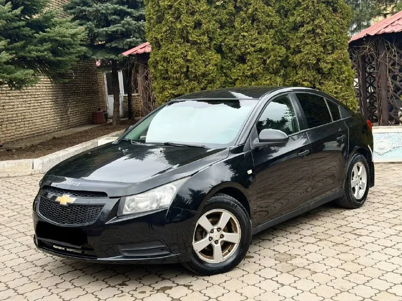 Продам chevrolet cruze 2012 года выпуска автомобиль на бензиновом двигателе объемом 1.6, никаких нареканий нет, коробка обычный автомат работает как должен, не пинает не тянет передачи все с ним хорошо! автомобиль юридический чисты возможен обмен и продажа в кредит! осмотр донецк цена: 730.000₽, торг реальному покупателю! ☎️ +7 (949) 628-72-17 📞 звоните: +7(949)6287217 - фотография - 4