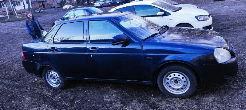 Продам ваз приора 2008 года выпуска, 1.6 126 двигатель (клапана не гнет). была замена ремня грм, всех шестерен и роликов, а также правого приводного вала и новых шрусов. электрика полностью исправна, заводится в любую погоду хорошо, масло не ест. полностью новый модуль бензонасоса. есть нюансы по лкп. стаканы целые, дно 50/50, но не критично. стоит андроид магнитола, колонки в передних дверях и задняя полка, сабвуфер в багажнике. запретов, штрафов и т. д. нет. цена 250 000 рублей. телефон: +79490790081 📲 tg: @no_name9374 📞 звоните: +7(949)0790081 - фотография - 4