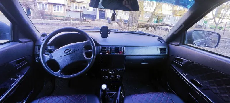 Продам ваз приора 2008 года выпуска, 1.6 126 двигатель (клапана не гнет). была замена ремня грм, всех шестерен и роликов, а также правого приводного вала и новых шрусов. электрика полностью исправна, заводится в любую погоду хорошо, масло не ест. полностью новый модуль бензонасоса. есть нюансы по лкп. стаканы целые, дно 50/50, но не критично. стоит андроид магнитола, колонки в передних дверях и задняя полка, сабвуфер в багажнике. запретов, штрафов и т. д. нет. цена 250 000 рублей. телефон: +79490790081 📲 tg: @no_name9374 📞 звоните: +7(949)0790081 - фотография - 5