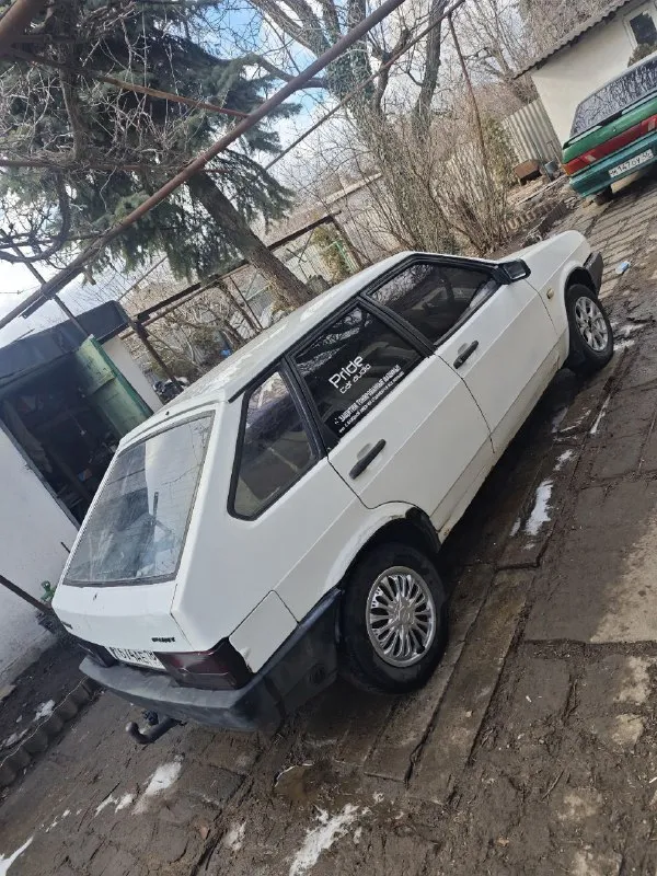 Продам 2109 и 2115, срочно! 2109 на 180 учёте, времянка. на уверенном ходу бодрый, по коробке нет второй. ходовая норм. резина зима. кузов живой. цена 75 тысяч ру торг 2115, цена 90к бодрый, кпп не выбивает, ходовая часть в порядке. кузов не первой свежести, нужно варить дно, силовые элементы в порядке. салон норм, музыка играет не плохо, газ работает, резина бодрая, электрика вся работает. документы рф, на руках только стс, продаю как есть. г. енакиево +79495819526 📲 tg: митя 📞 звоните: +7(949)5819526 - фотография - 1