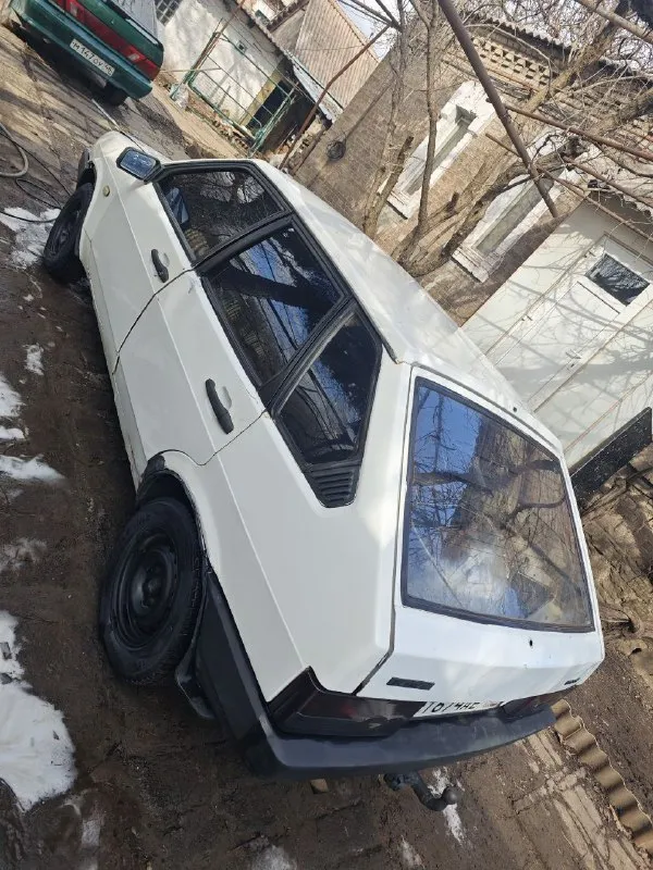 Продам 2109 и 2115, срочно! 2109 на 180 учёте, времянка. на уверенном ходу бодрый, по коробке нет второй. ходовая норм. резина зима. кузов живой. цена 75 тысяч ру торг 2115, цена 90к бодрый, кпп не выбивает, ходовая часть в порядке. кузов не первой свежести, нужно варить дно, силовые элементы в порядке. салон норм, музыка играет не плохо, газ работает, резина бодрая, электрика вся работает. документы рф, на руках только стс, продаю как есть. г. енакиево +79495819526 📲 tg: митя 📞 звоните: +7(949)5819526 - фотография - 3