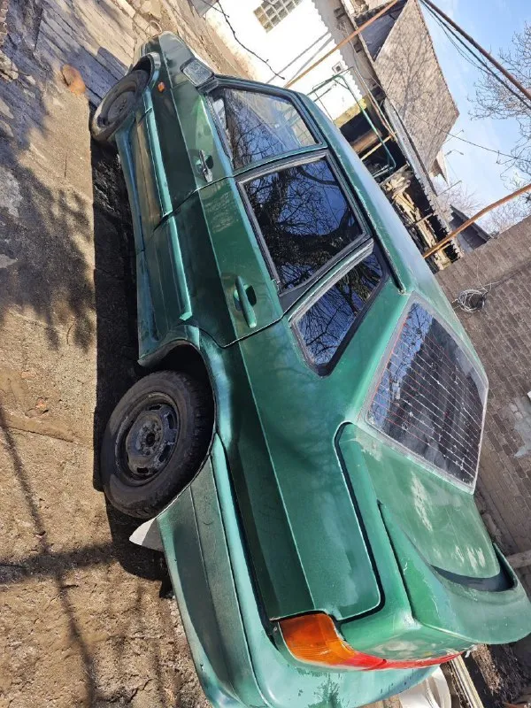 Продам 2109 и 2115, срочно! 2109 на 180 учёте, времянка. на уверенном ходу бодрый, по коробке нет второй. ходовая норм. резина зима. кузов живой. цена 75 тысяч ру торг 2115, цена 90к бодрый, кпп не выбивает, ходовая часть в порядке. кузов не первой свежести, нужно варить дно, силовые элементы в порядке. салон норм, музыка играет не плохо, газ работает, резина бодрая, электрика вся работает. документы рф, на руках только стс, продаю как есть. г. енакиево +79495819526 📲 tg: митя 📞 звоните: +7(949)5819526 - фотография - 7
