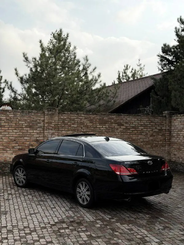 В продаже toyota avalon limited, 2008 года выпуска настоящий японский s класс, максимально комфортный и надежный автомобиль в родном окрасе. покупалась в автосалоне в донецке. 1 владелец, за всю историю эксплуатации достойное состояние кузова и техники. вложений не требует никаких абсолютно! жирная комплектация. работает каждая кнопка очень комфортабельный седан, по обслуживанию простейший как камри, только это представительский класс. очень приятная в управлении осмотр донецк рассмотрю обмен и помогу приобрести в кредит цена 1.190.000 ₽, торг быстрому покупателю ☎️ +7 (949) 453-80-40 📞 звоните: +7(949)4538040 - фотография - 4
