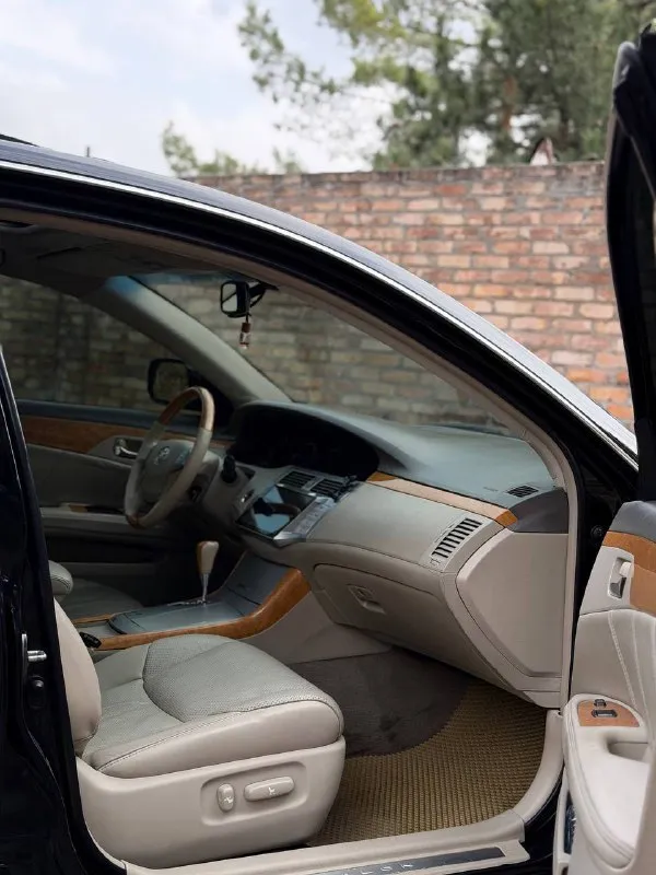 В продаже toyota avalon limited, 2008 года выпуска настоящий японский s класс, максимально комфортный и надежный автомобиль в родном окрасе. покупалась в автосалоне в донецке. 1 владелец, за всю историю эксплуатации достойное состояние кузова и техники. вложений не требует никаких абсолютно! жирная комплектация. работает каждая кнопка очень комфортабельный седан, по обслуживанию простейший как камри, только это представительский класс. очень приятная в управлении осмотр донецк рассмотрю обмен и помогу приобрести в кредит цена 1.190.000 ₽, торг быстрому покупателю ☎️ +7 (949) 453-80-40 📞 звоните: +7(949)4538040 - фотография - 6