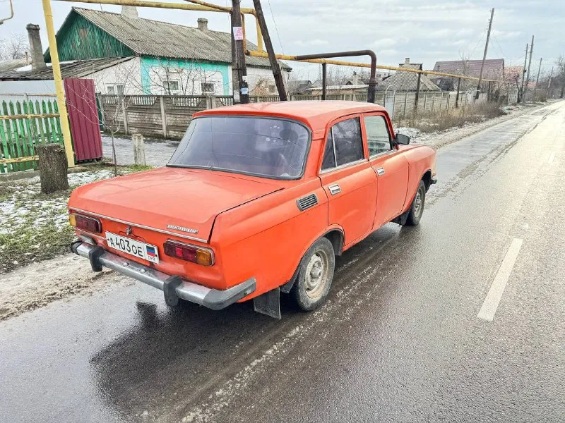 Продам азлк 2140, машина не на ходу, после простоя (нет сцепления), двигатель запускается работает хорошо, не работает сцепление, проблема с главным цилиндром сцепления, тормоза есть, нет аккумулятора, продажа по техпаспорту, документы укр и днр постоянный учёт, цена 33000₽, находится донецк, кировский район, остальные вопросы по телефону +79498470595 📲 tg: серега 📞 звоните: +7(949)8470595 - фотография - 4