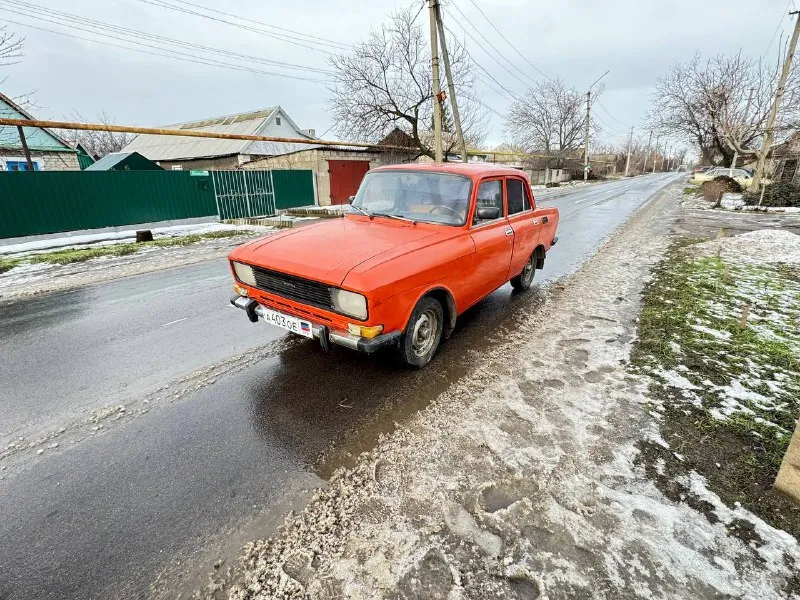 Продам азлк 2140, машина не на ходу, после простоя (нет сцепления), двигатель запускается работает хорошо, не работает сцепление, проблема с главным цилиндром сцепления, тормоза есть, нет аккумулятора, продажа по техпаспорту, документы укр и днр постоянный учёт, цена 33000₽, находится донецк, кировский район, остальные вопросы по телефону +79498470595 📲 tg: серега 📞 звоните: +7(949)8470595 - фотография - 8