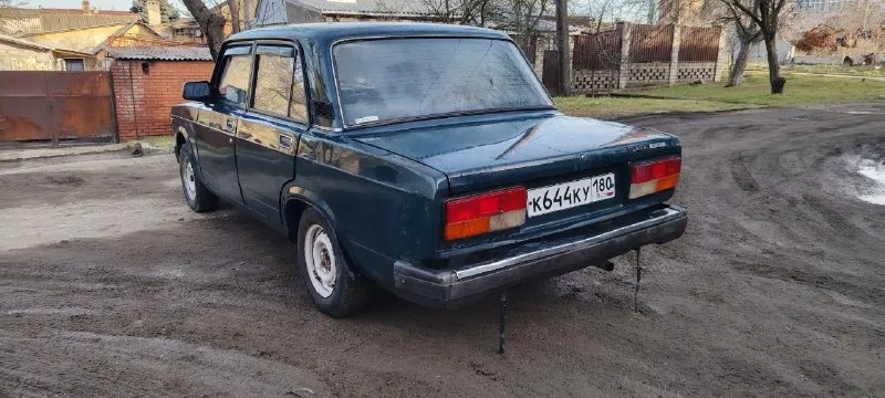 Продам ваз 2107 авто 2005 г. в один хозяин с завода, автомобиль не гнилой, дно в заводском состоянии, все стекла родные, ходовая обслужена, двигатель и коробка без нареканий, салон опрятный. переоформление обязательно. цена 130 000 руб +79491003842 - фотография - 3