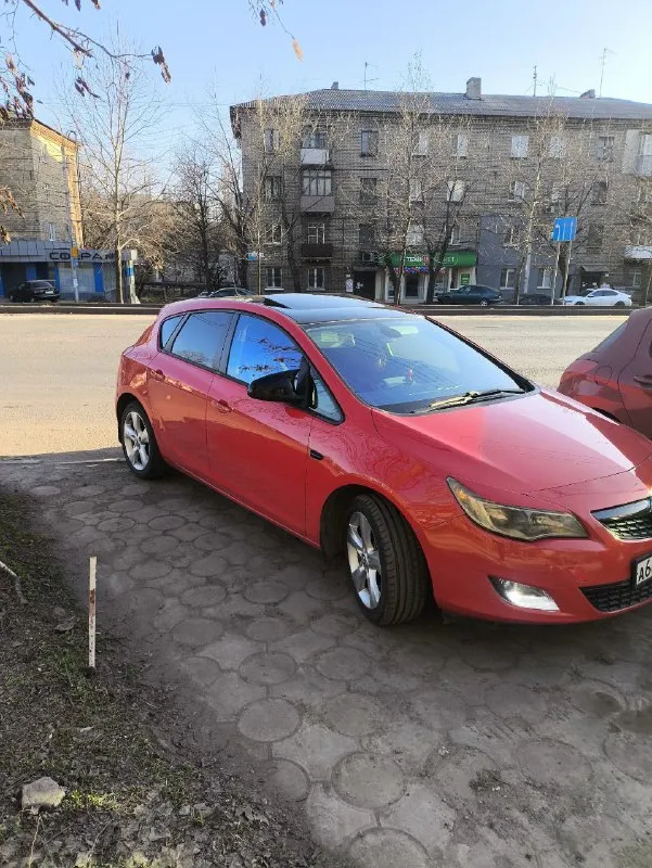 Продам opel astra j 2011г. в. 1,4 турбо, бензин. автомат. пробег 156 тыс. км. два комплекта колес автозапуск камера заднего вида андроид магнитола парктроники двухзонный климат атермальное остекление люк автомобиль полностью обслужен! я хозяин, с документами полный порядок цена 850 тыс+ небольшой торг макеевка +79493779511 📞 звоните: +7(949)3779511 - фотография - 1